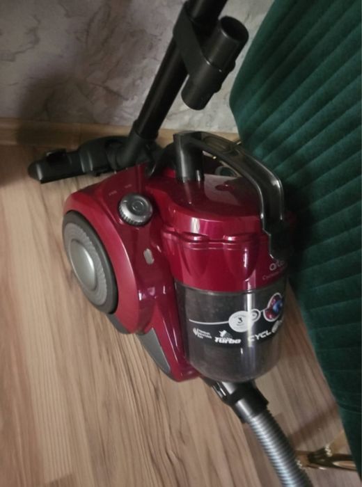 Срочно продам пылесос
