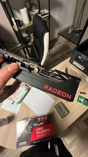 продавам видео карта AMD RX 6600XT 8GB