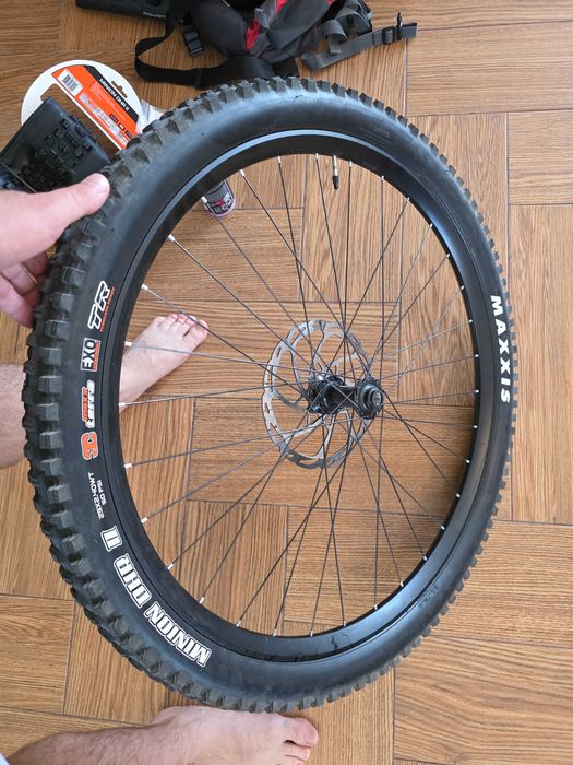 Maxxis minion dhr 2 29x2.4
