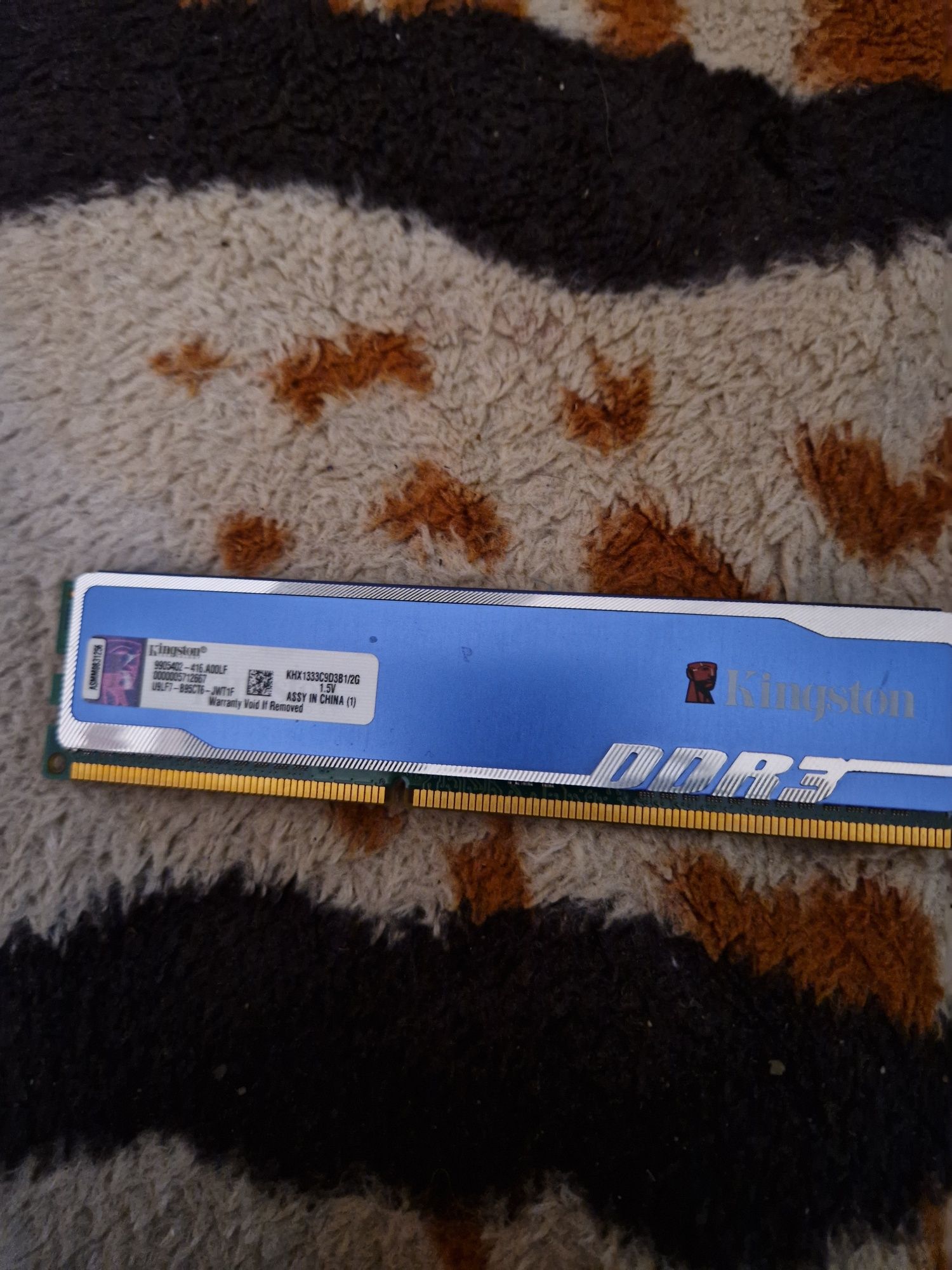 DDR3 4GB ca și noi