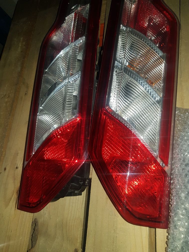 Lampa tripla stop spate stanga dreapta ford transit custom 2016