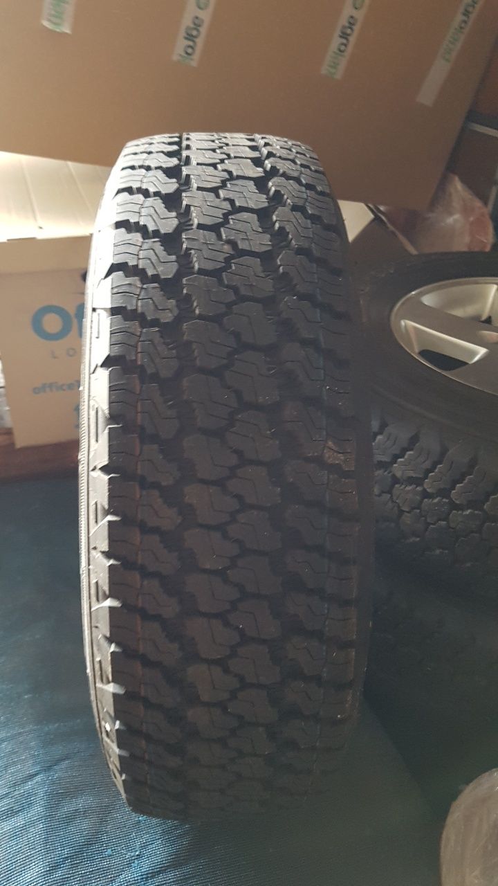 Jeep Wrangler гуми с джанти 5 броя Нови