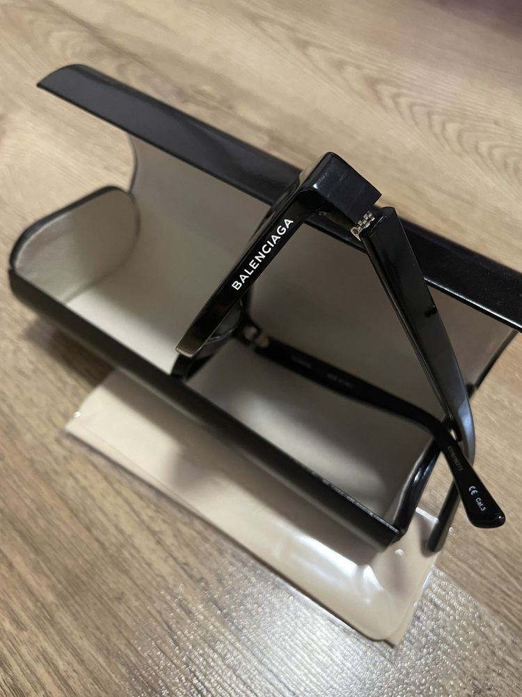 Очила Balenciaga