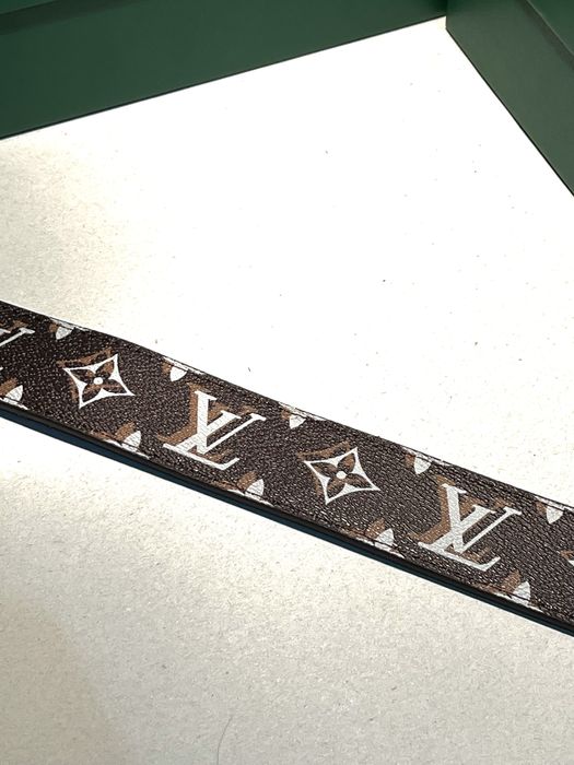 Louise Vuitton Curea