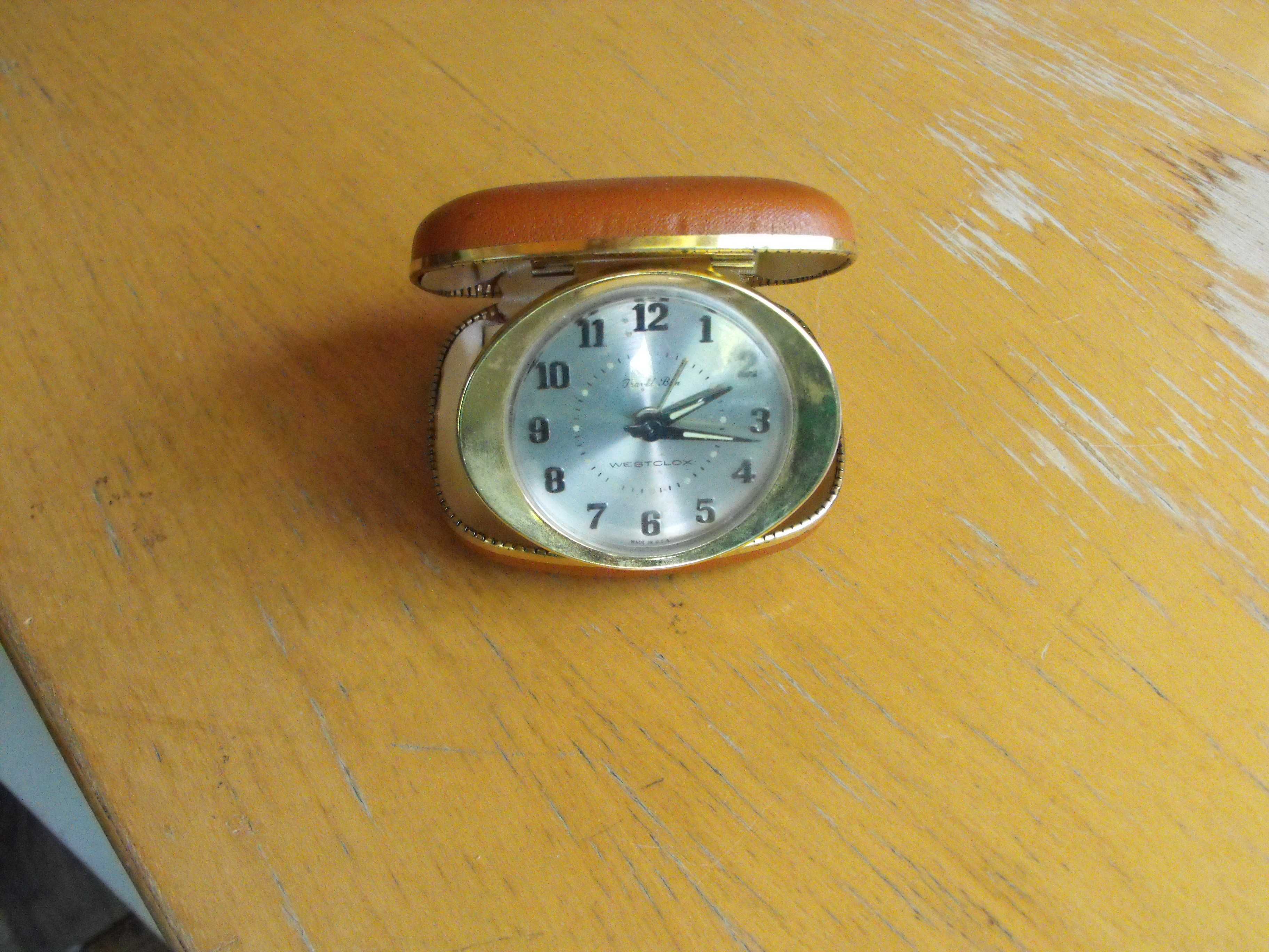Часовник тип TRAVEL CLOCK.
Модел: WESTOLOX.