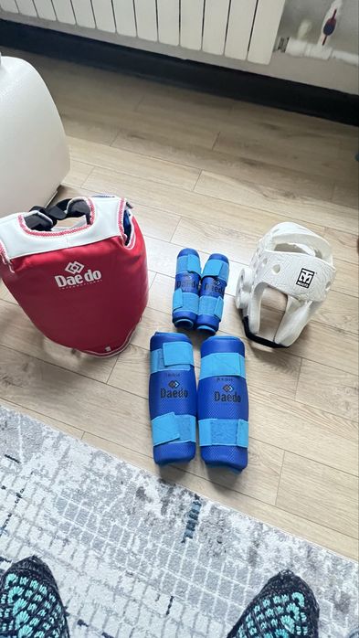 Комплект для тхеквандо