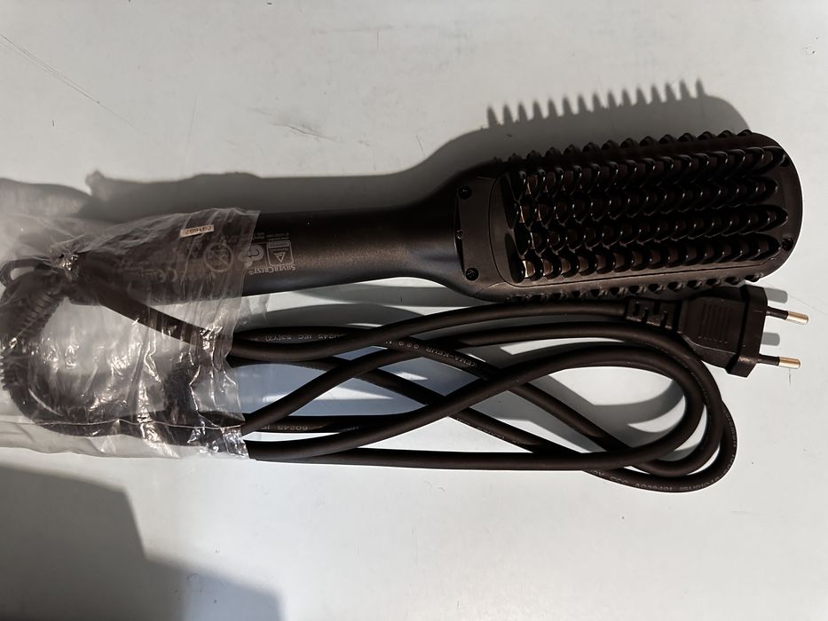 Четка за изправяне на коса