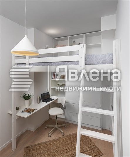 Имот в топ център с дългосрочен наемател и добра възвръщаемост