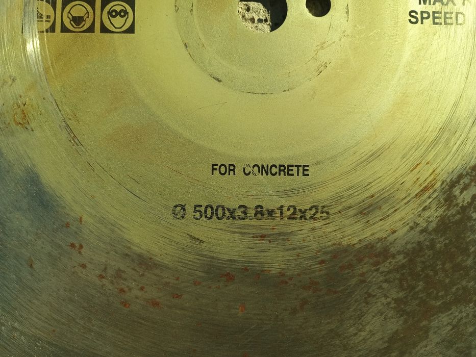 Vând disc de tăiat beton