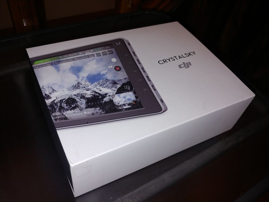 PRET FIX NOU DJI Crystalsky Ultra 7.85" + accesorii