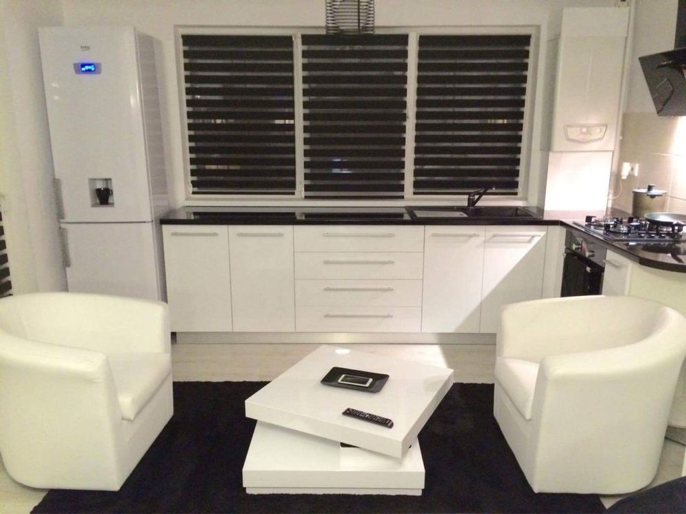 Proprietar vand garsoniera lux