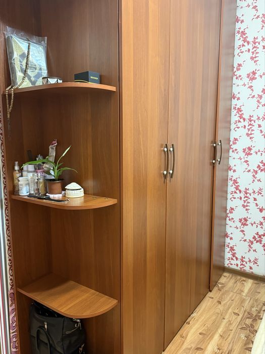 Шифоньер и кровать