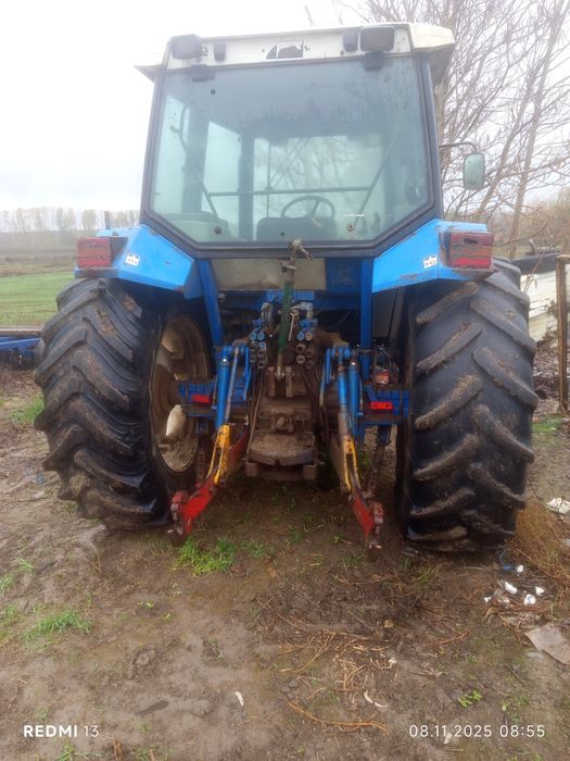 Tractor Ford 8240