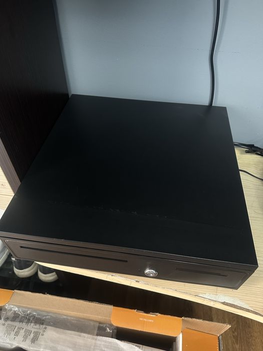 Денежный ясчик касса