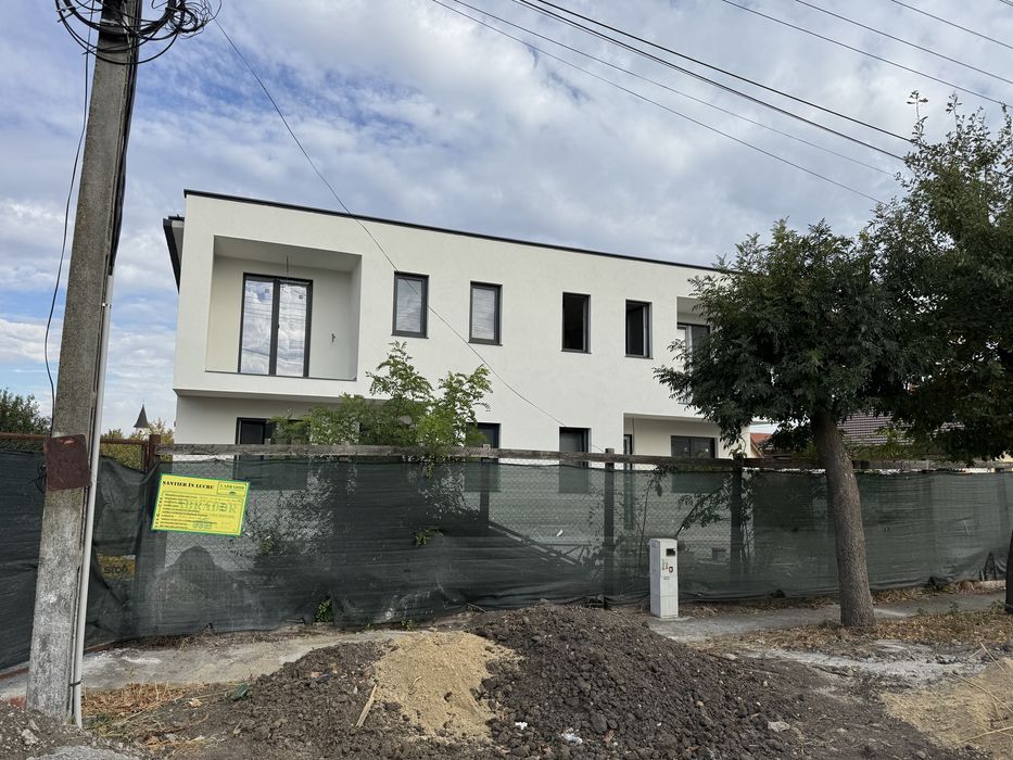 Casa eficienta energetic, cu pompa de caldura si panouri fotovoltaice