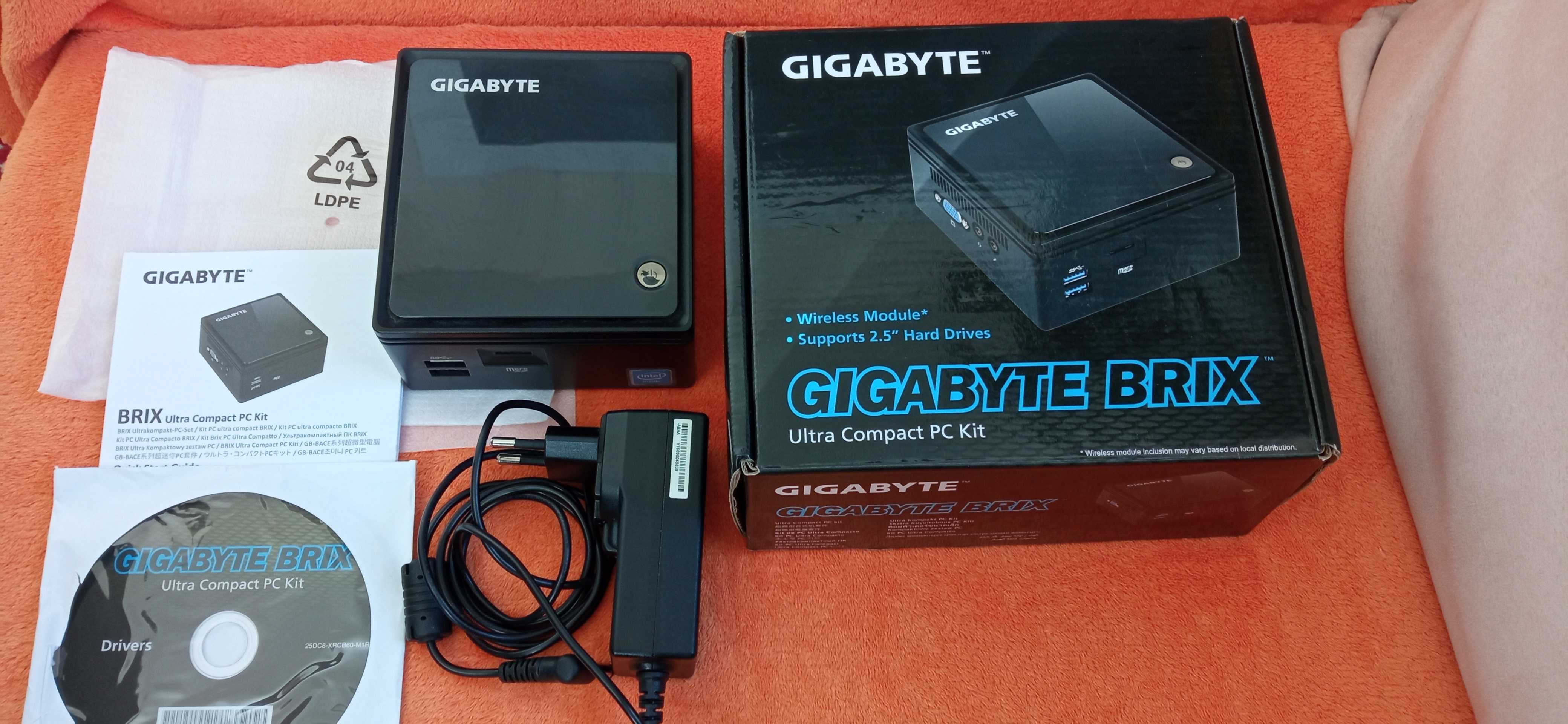 Мини компютър GIGABYTE GB-BACE-3000 безвентилаторен