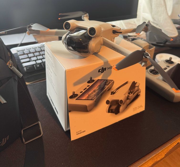Drona DJI Mini 3 Pro, 2 baterii(1 extended),geanta,filtre,Care Refresh