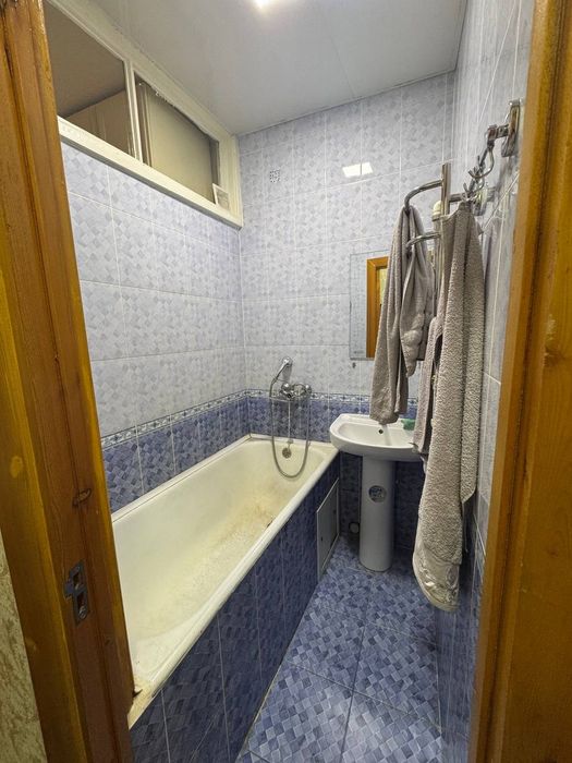 Аренда хорошая 3-х комнатная на массиве БУЗ -2( ЭКО базар)