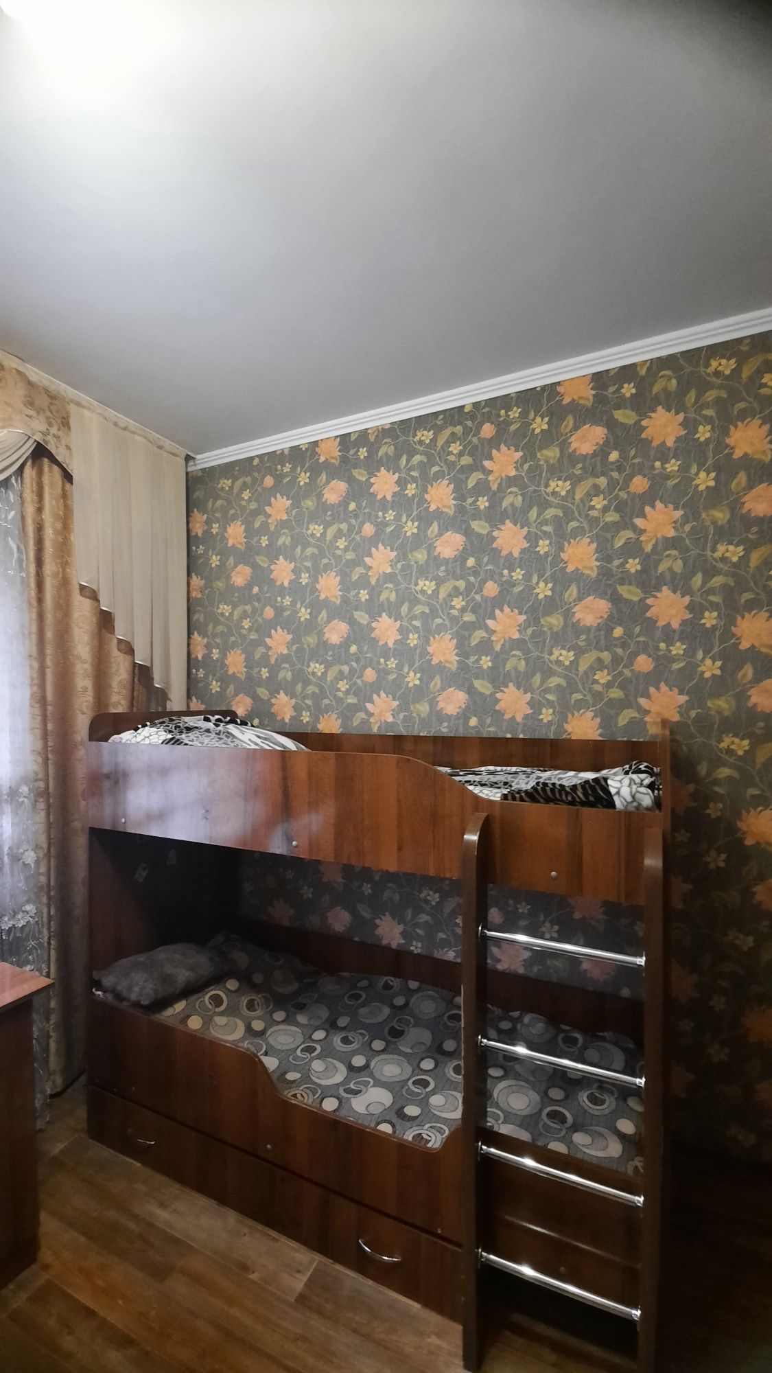 Продаётся двухяросная  кровать