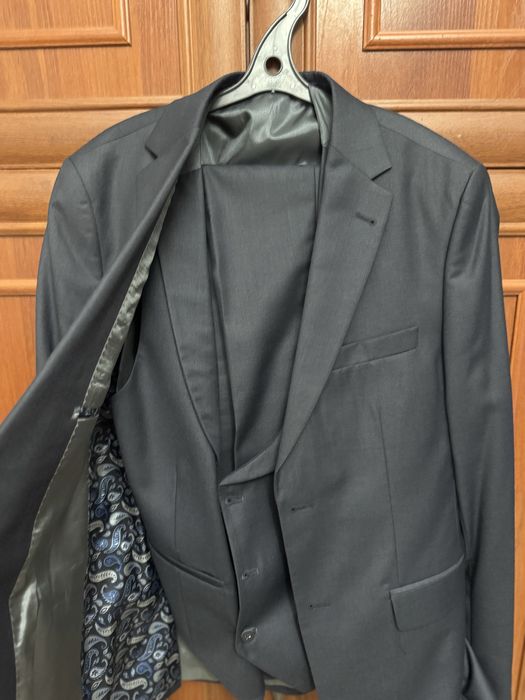 Костюм с брюками и желеткой