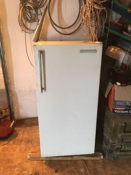 Холодильник б/у.