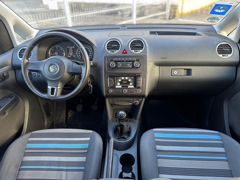### VW Caddy 7 locuri ###