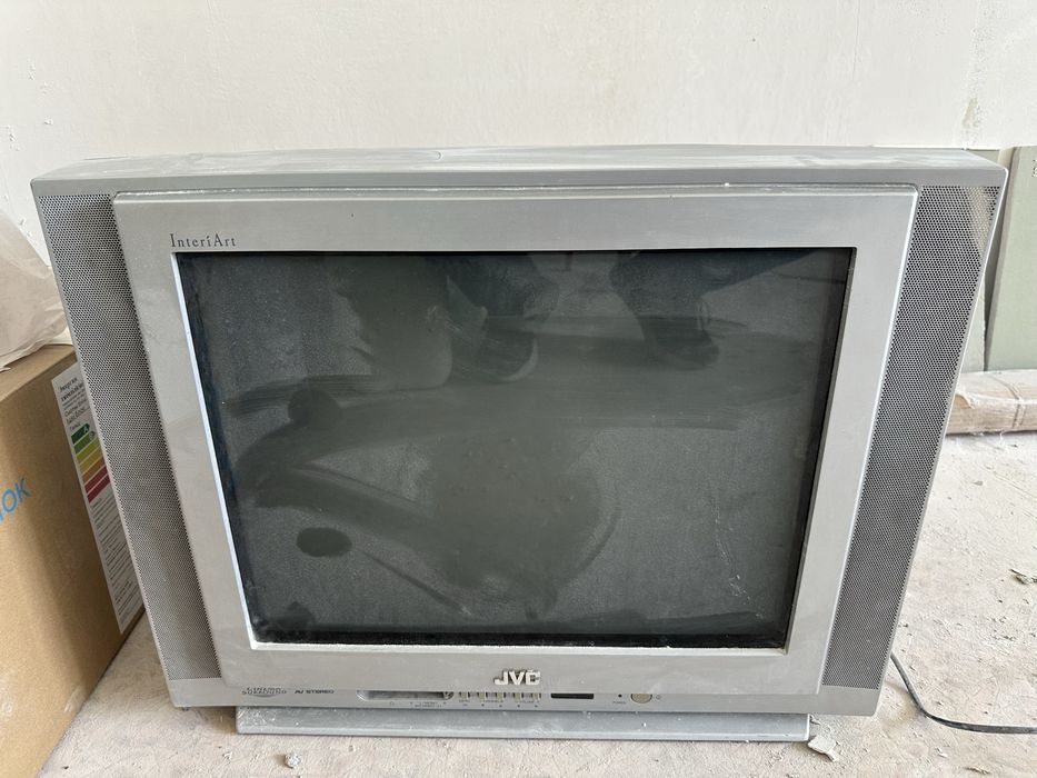 Продам кинескопный телевизор jvc.