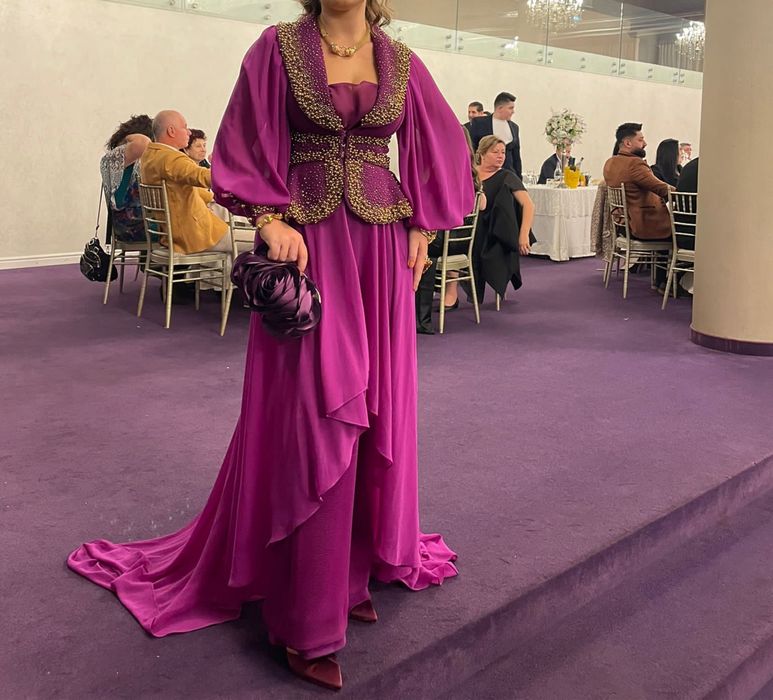 Rochie de seara deosebita 2021