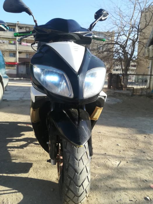 Продам скутер,на ходу.В наличае шлем и чехол.