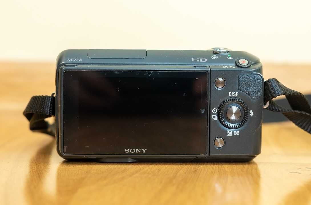 Sony NEX-3 kit + 18-55mm + blitz - Camera foto mirrorless -19000 cadre