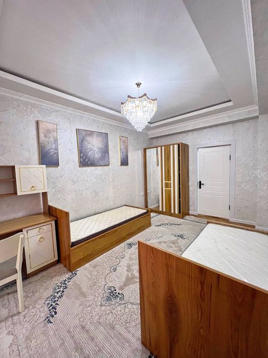 Yakkasaroy Alisher Navoiy Universiteti yonida 2xonali kvartira bor