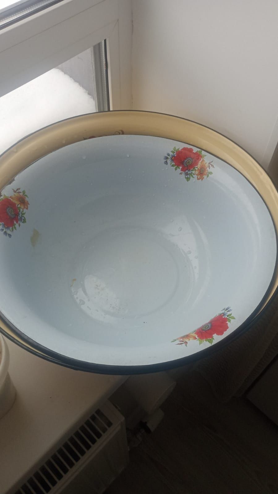 Продам тазы эмалированный