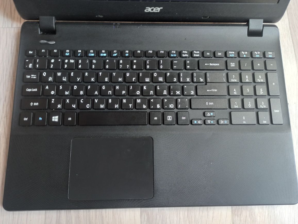 Ноутбук acer extensa 2519 (рассмотрю обмен на айфон)