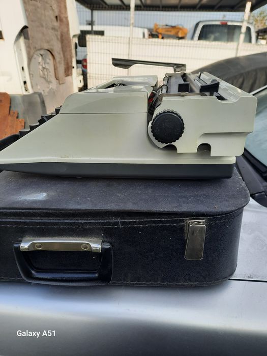 Ръчна пишешта машина.