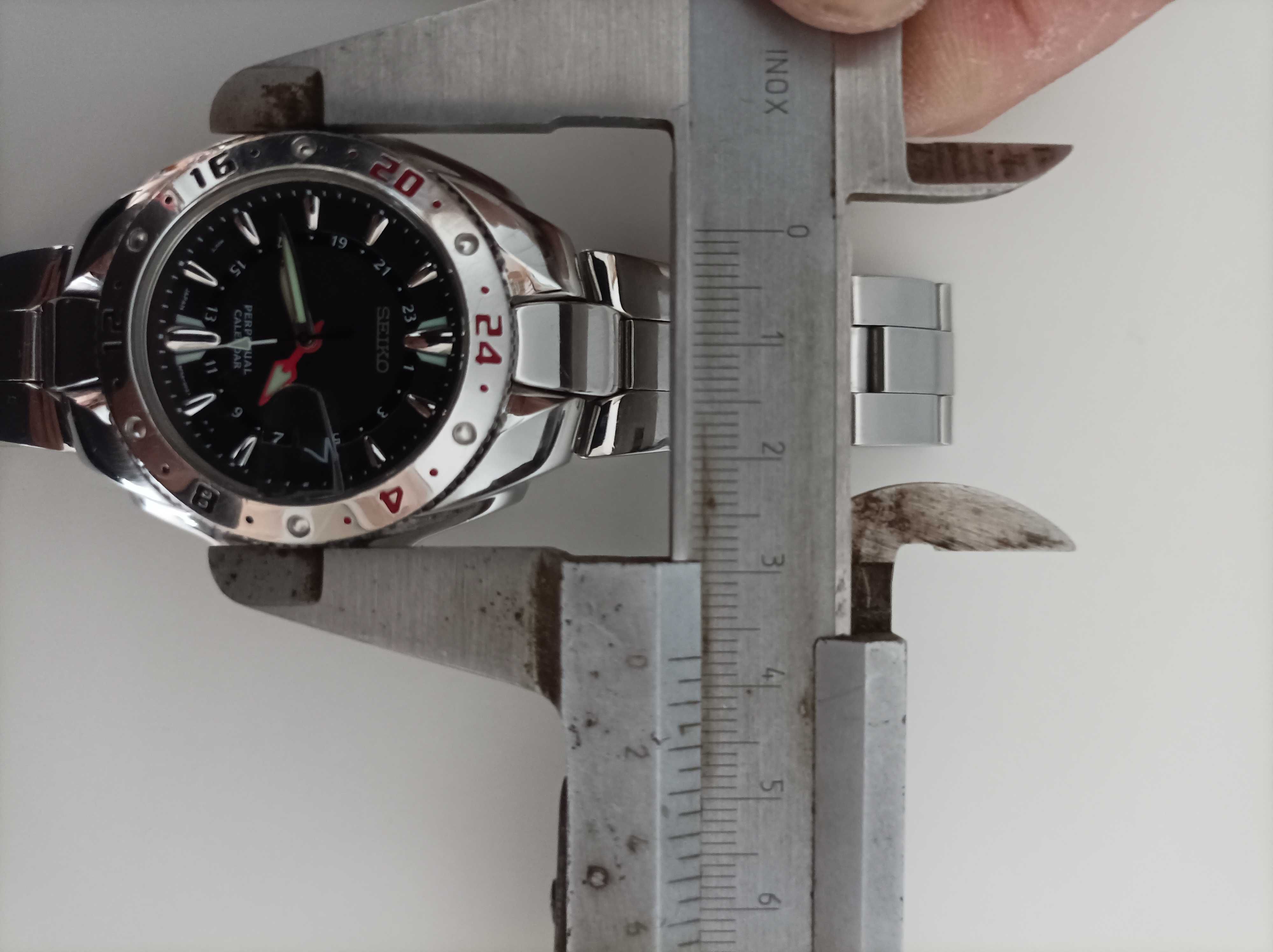 Продавам Seiko 8F56