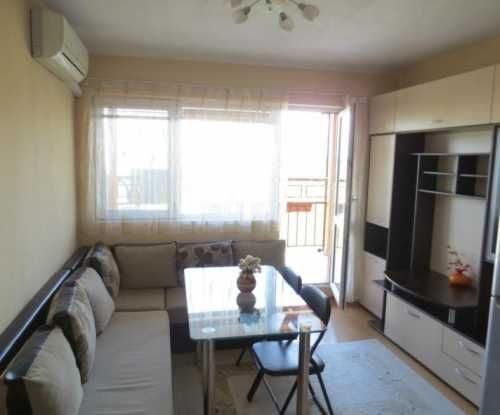 Двустаен имот в Сухата река