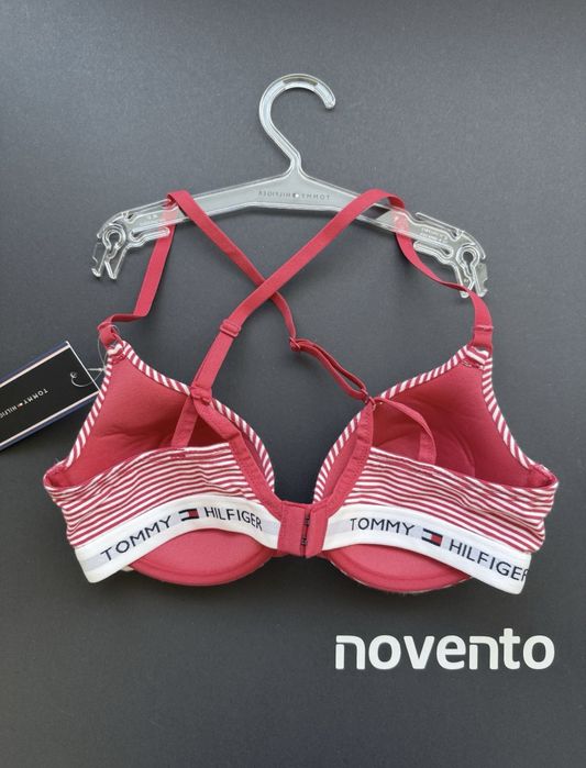 Сутиен с кръстосващи се призрамки Tommy Hilfiger /75B/