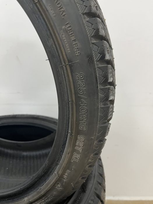 Зимние шины 225/40R18