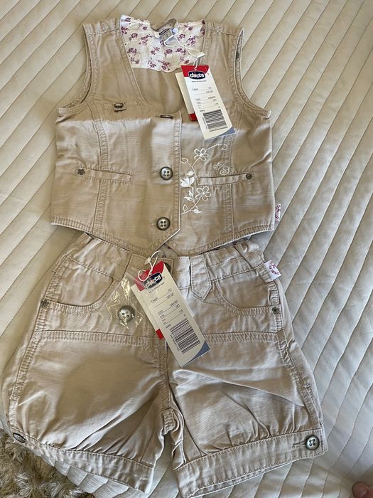 Costum nou Chicco Italia pantaloni scurti + vesta, pt fete, 6 ani