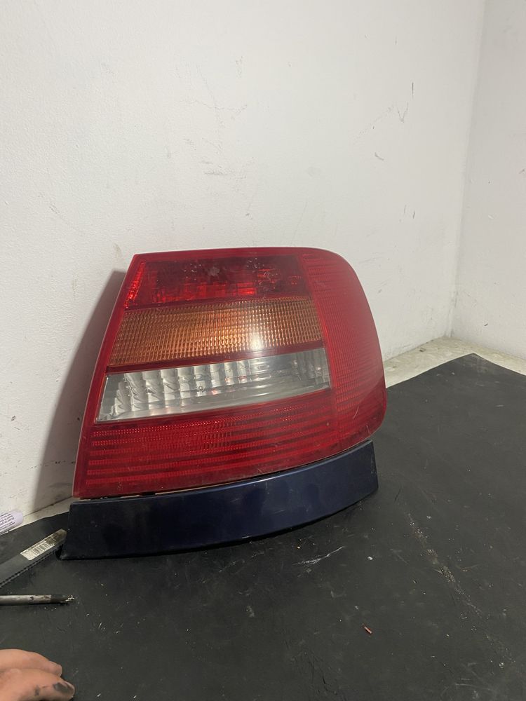 stop tripla dreapta spate audi A4 B5 1994-2001