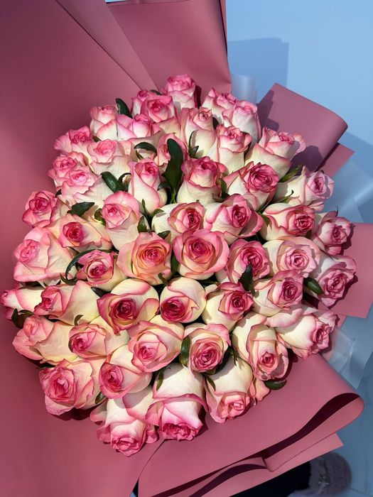 Свежий, шикарный букет для своих любимых)