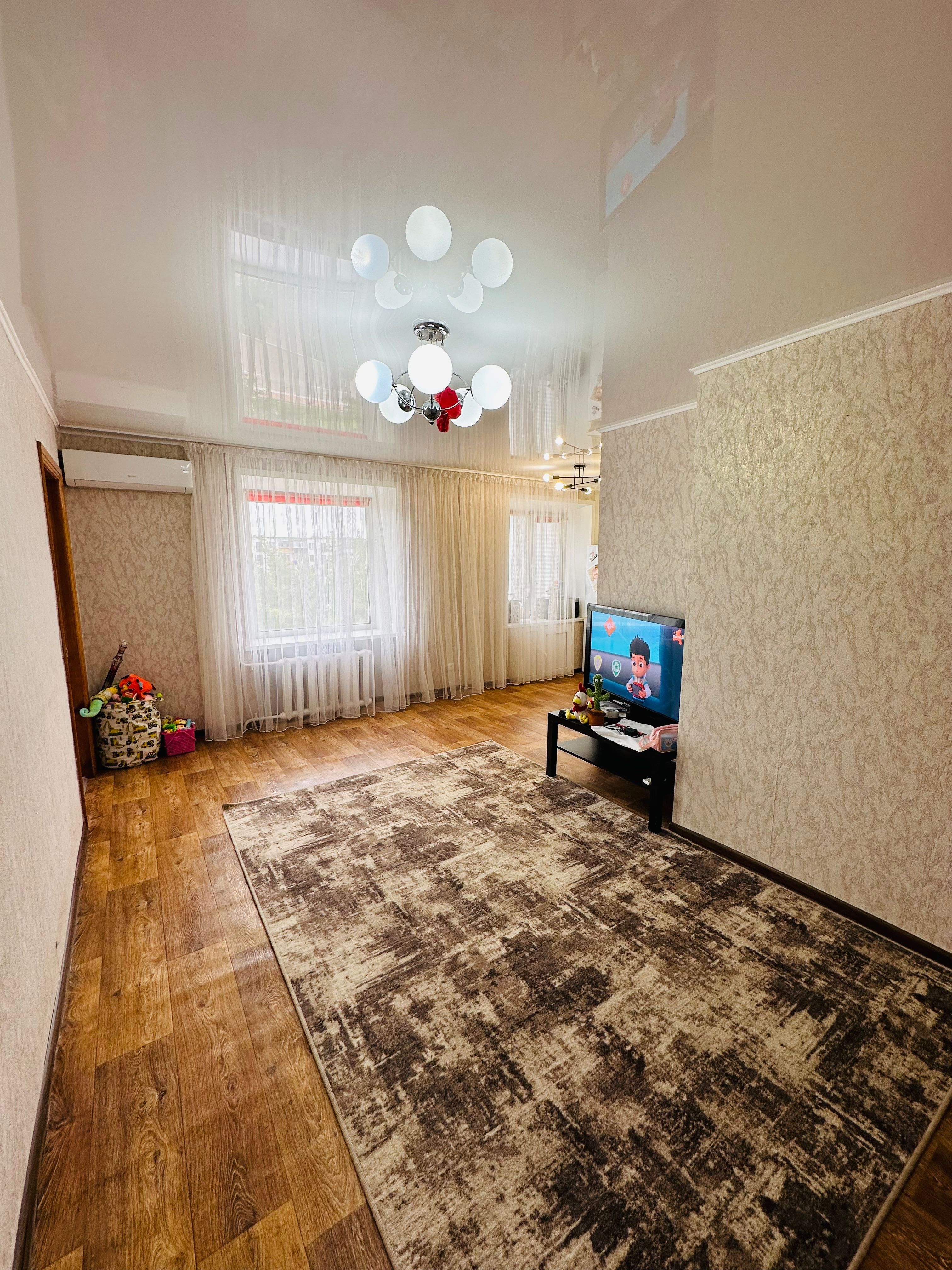 Продам квартиру 3 комнатную