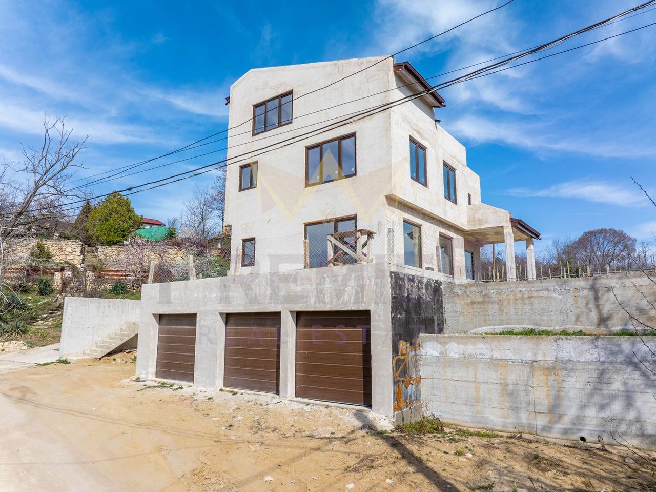 Продава се Къща в Варна, м-т Кочмар - 419 кв.м за 1003 €/кв.м - Снимка #3