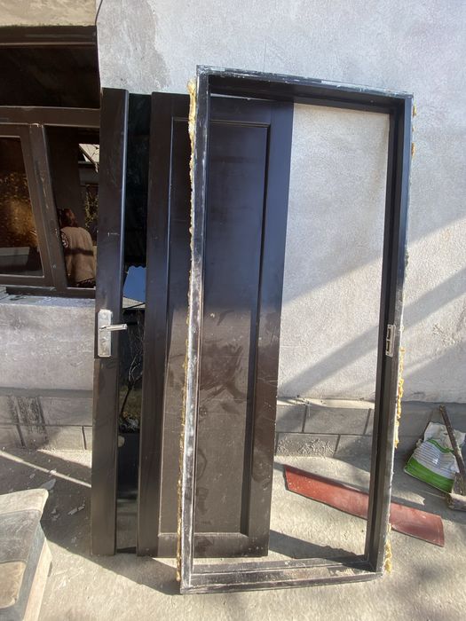 Двери и окна продаю