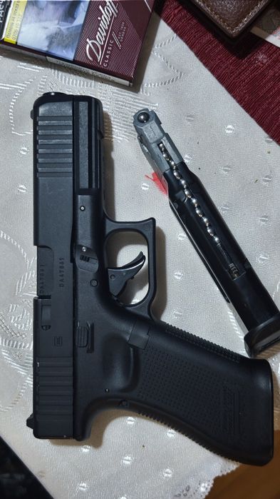 Glock 17 Gen 5 AIRSOFT CO2