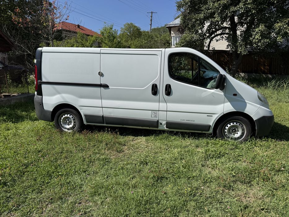 Opel vivaro 2.0d