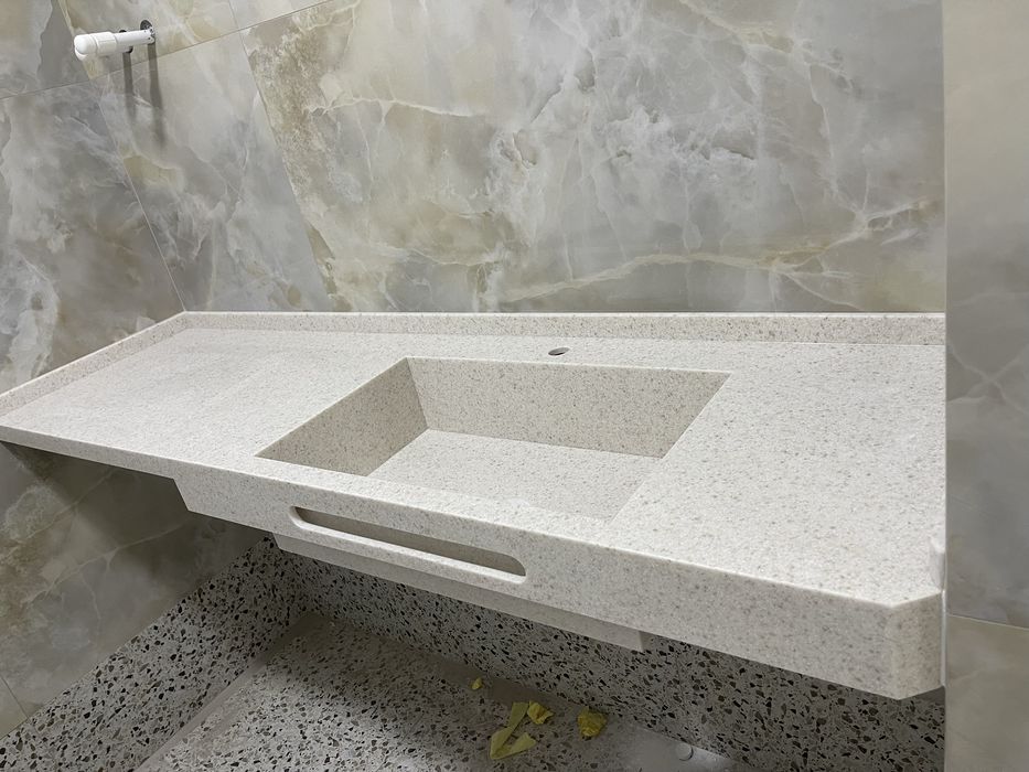 Мы изготавливаем раковины для ванных комнат из искуственного камня