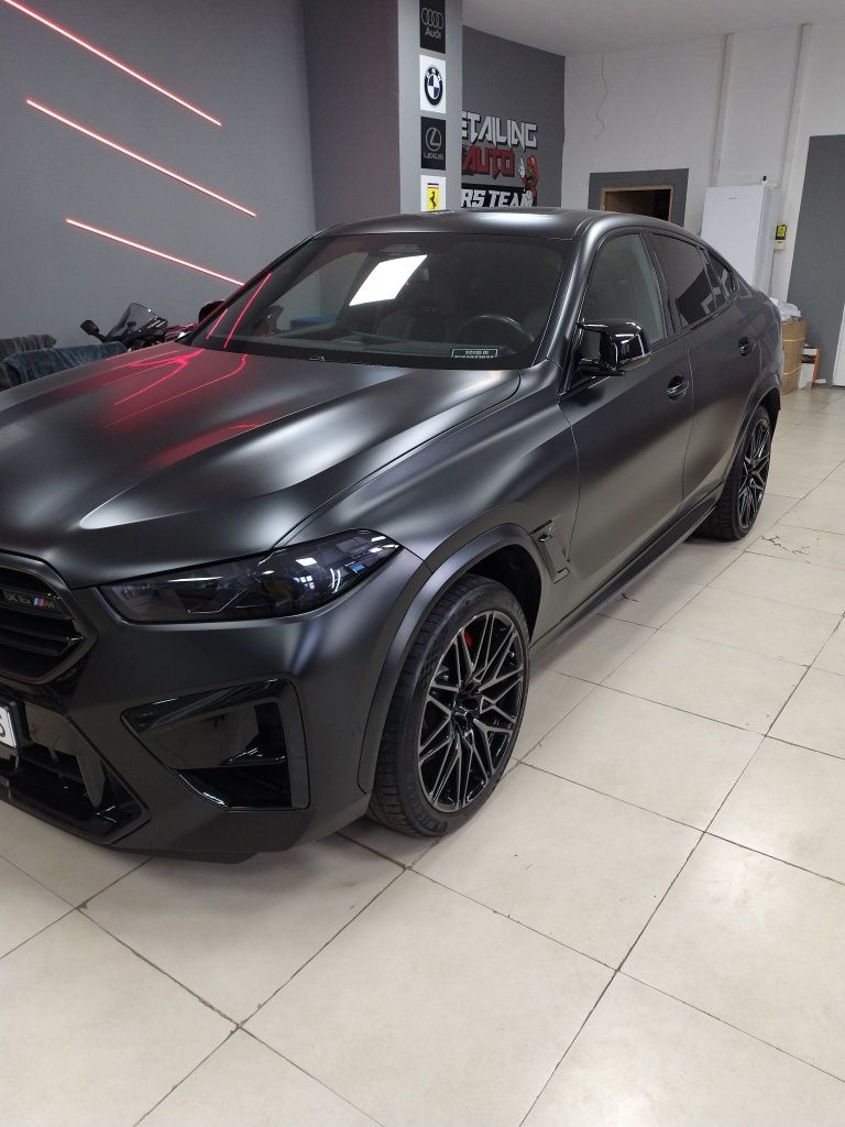 Montaj folie auto llumar