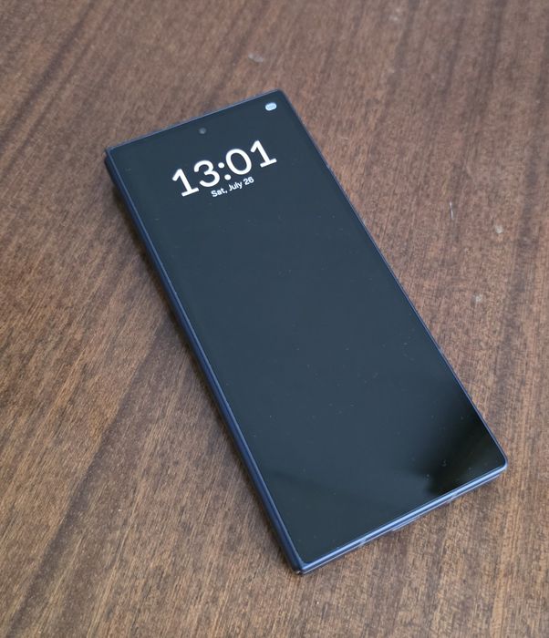 Продавам Samsung Galaxy Z Fold 6 (256) – като нов, с оставаща 1 година