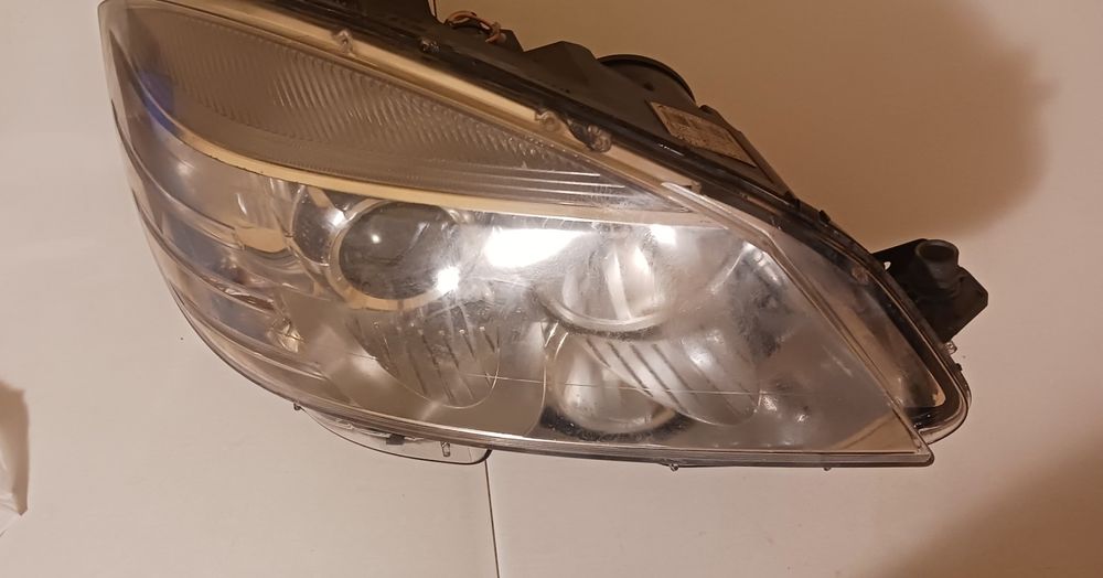 W204 фар Н7 халоген